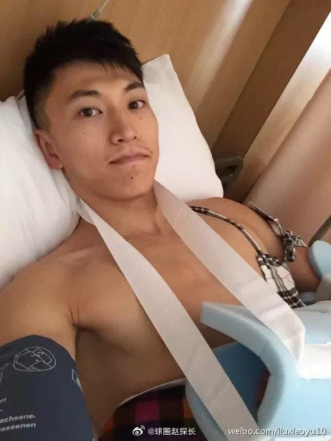 中国九游体育-回忆杀！探长晒10年前CBA球星自拍照 易建联、杨鸣、郭艾伦在列