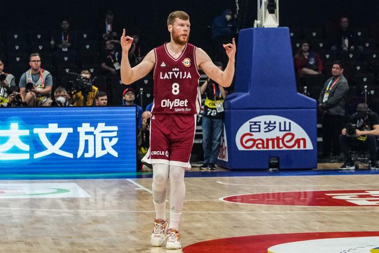 APP下载-尽力了！贝尔坦斯13中5&amp;amp;三分10中4拿到16分 另有10板1助2断1帽